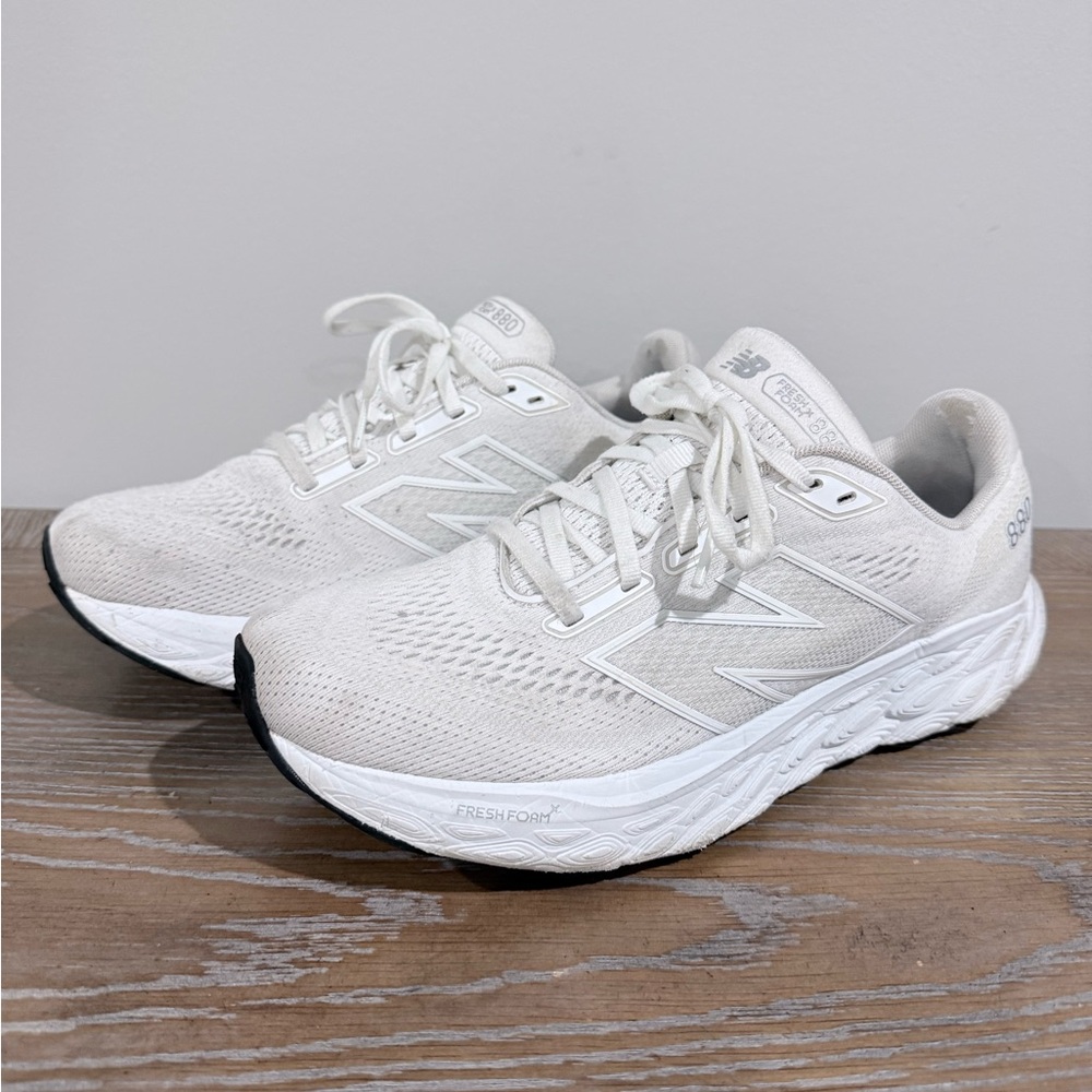 New Balance 
Need to be washed
Paint splatter, pic #2  but not very noticeable